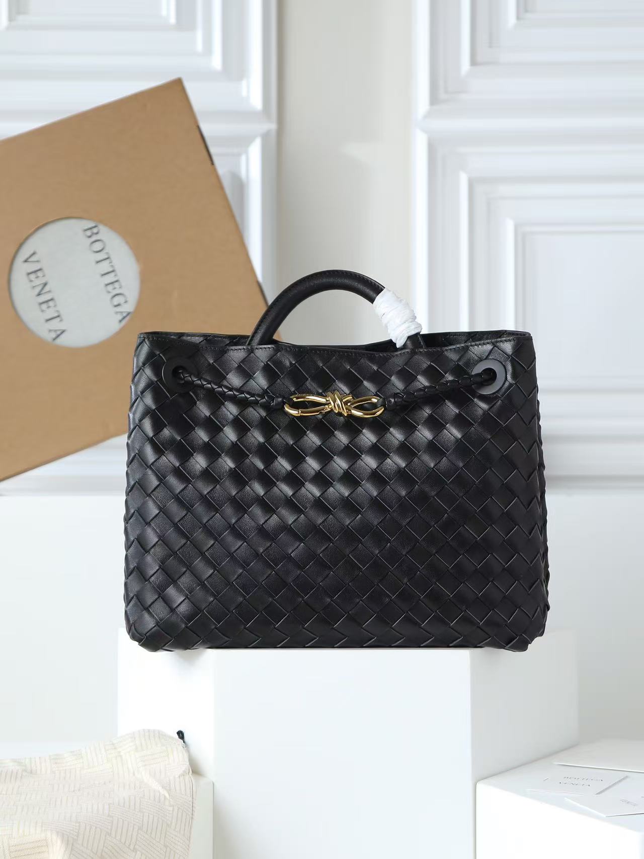 Bottega Veneta Andiamo Top Handle Bag - KAIROO