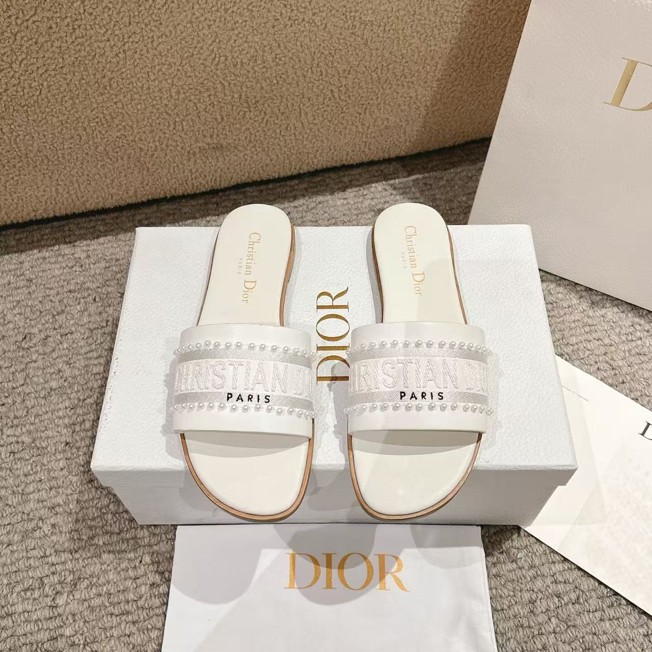 Dior White Dway Pearl Embellished Embroidered Slide Sandals - KAIROO