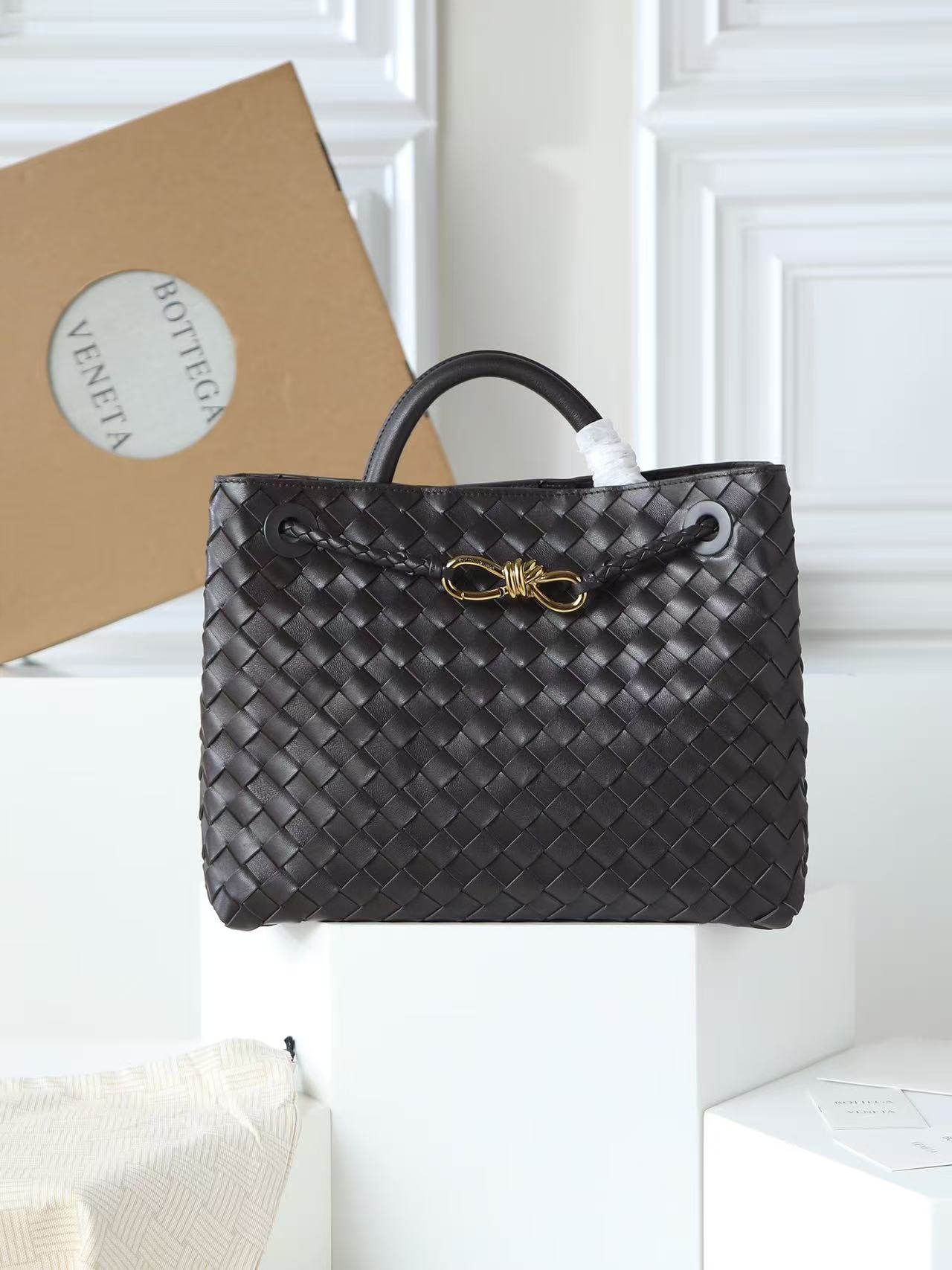 Bottega Veneta Andiamo Top Handle Bag - KAIROO