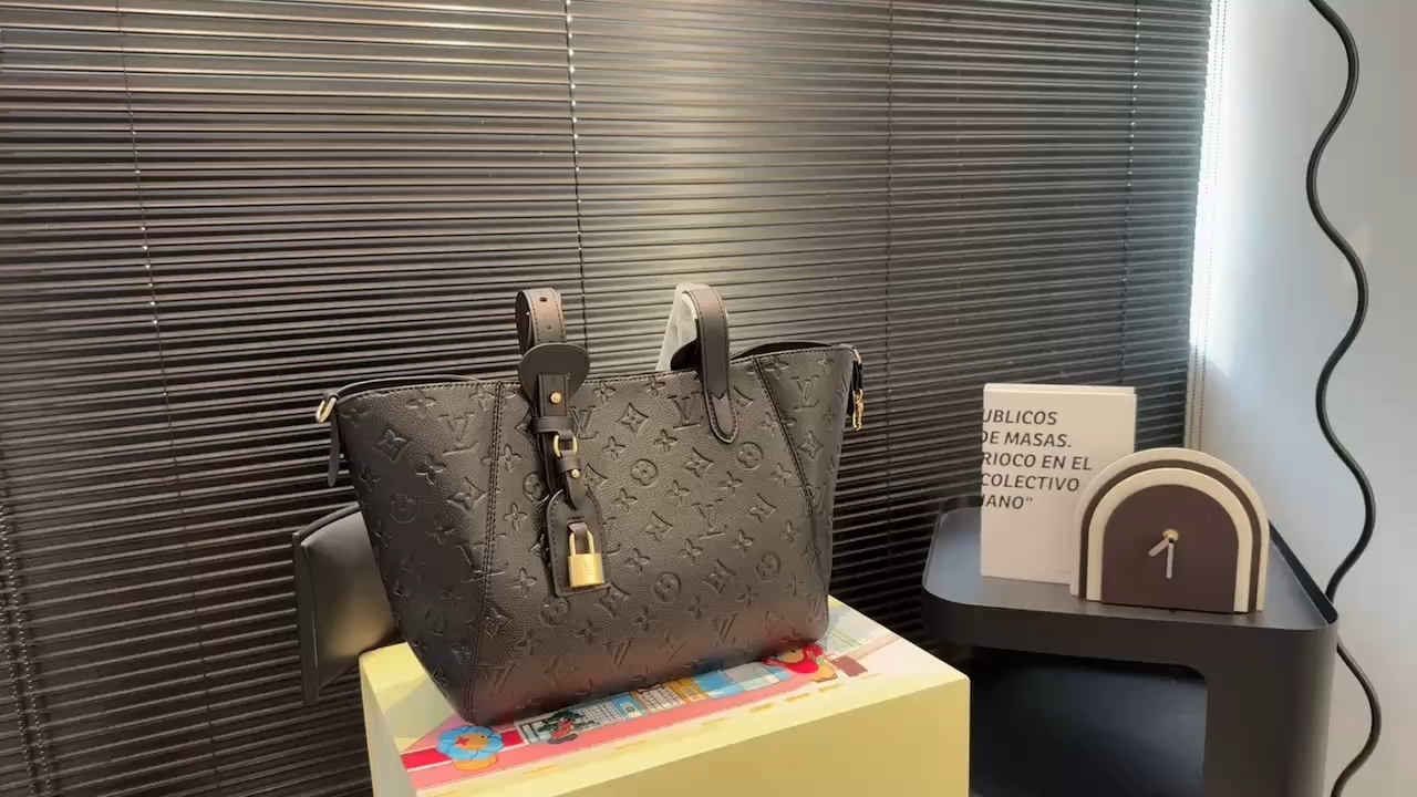 Louis Vuitton LV  Graceful PM - KAIROO