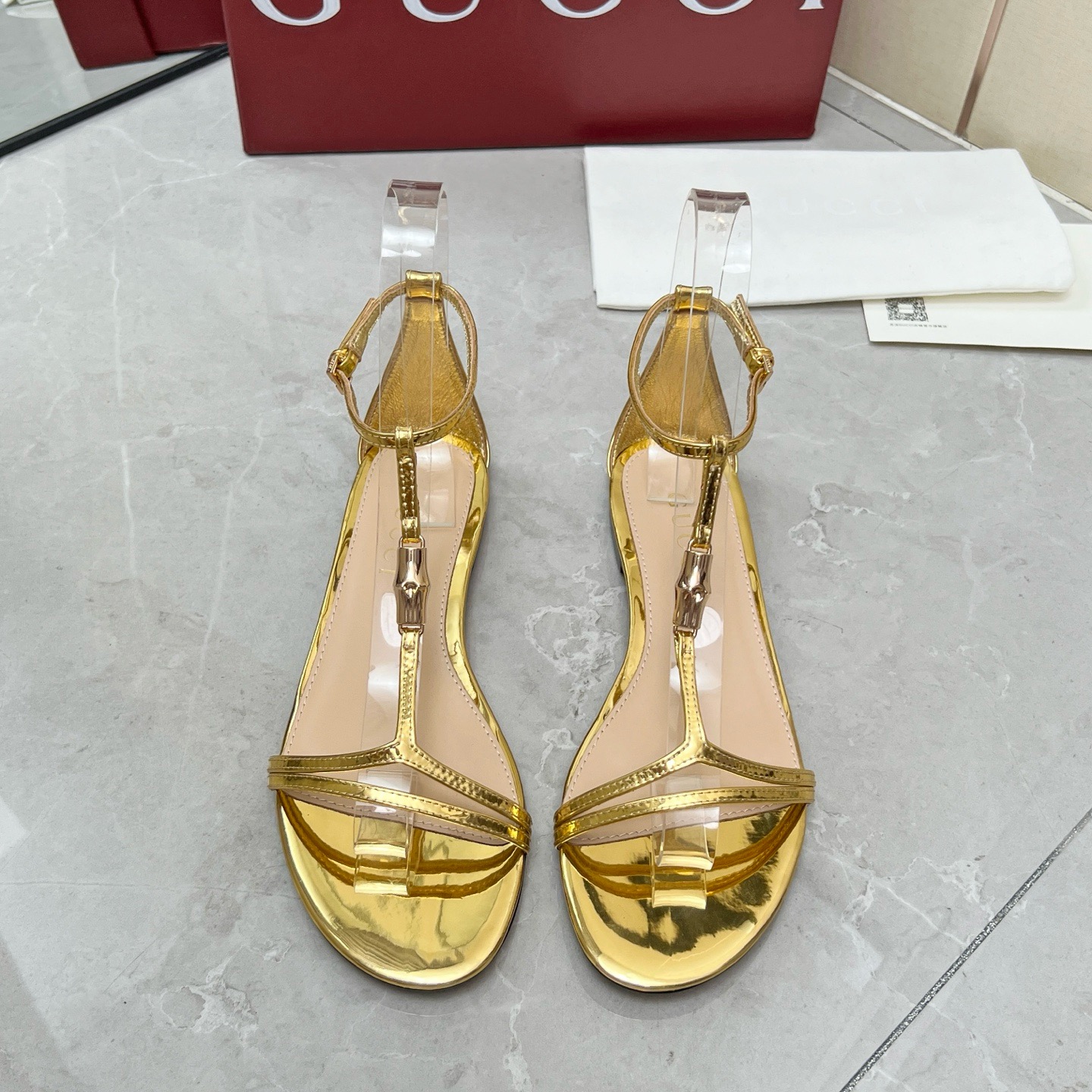 GUCCI Patent Leather Flat Sandal with Bamboo Buckle T-strap Flat - KAIROO