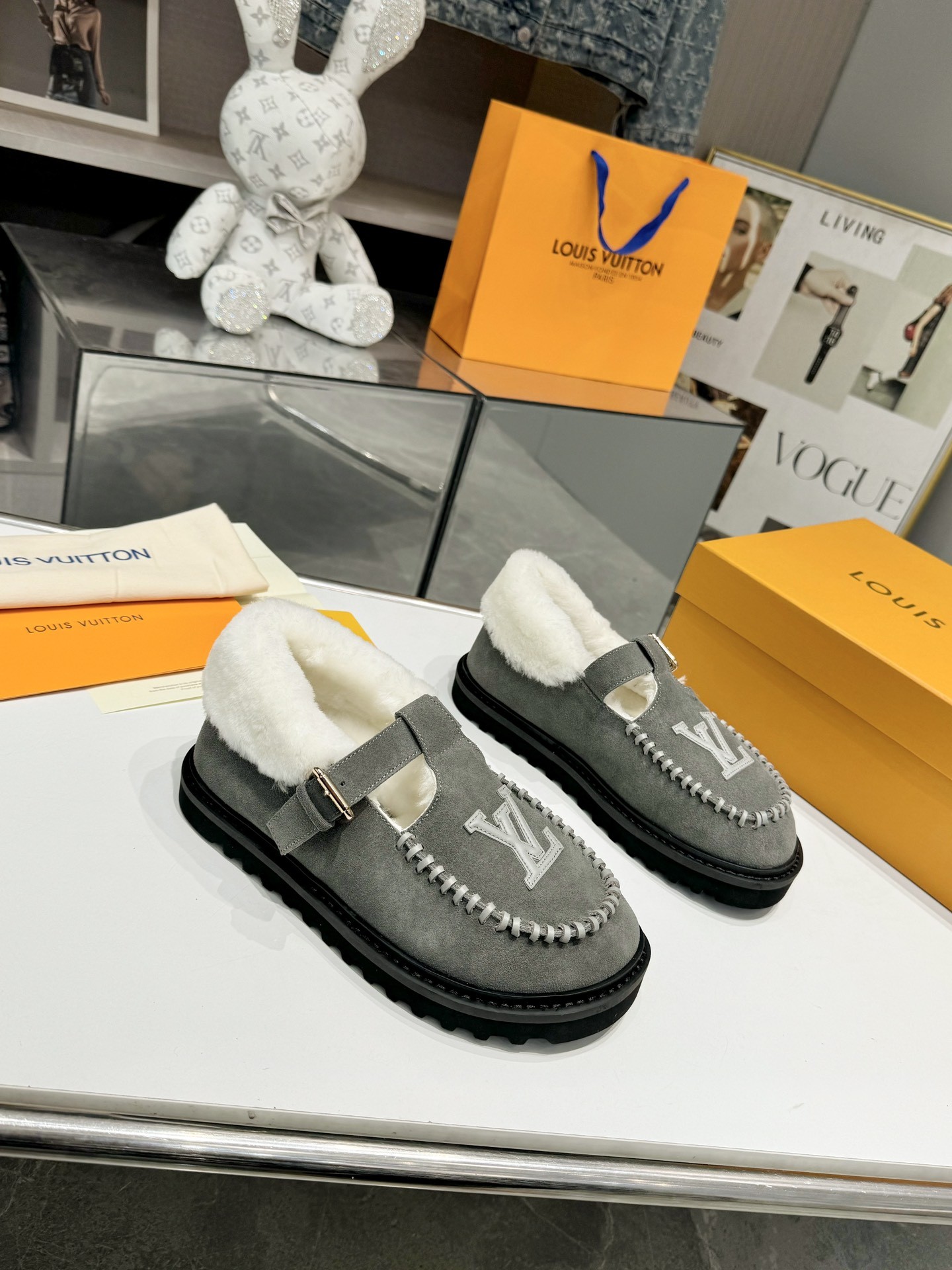 Louis Vuitton LV Cosy Shearling-Lined Suede Mules - KAIROO