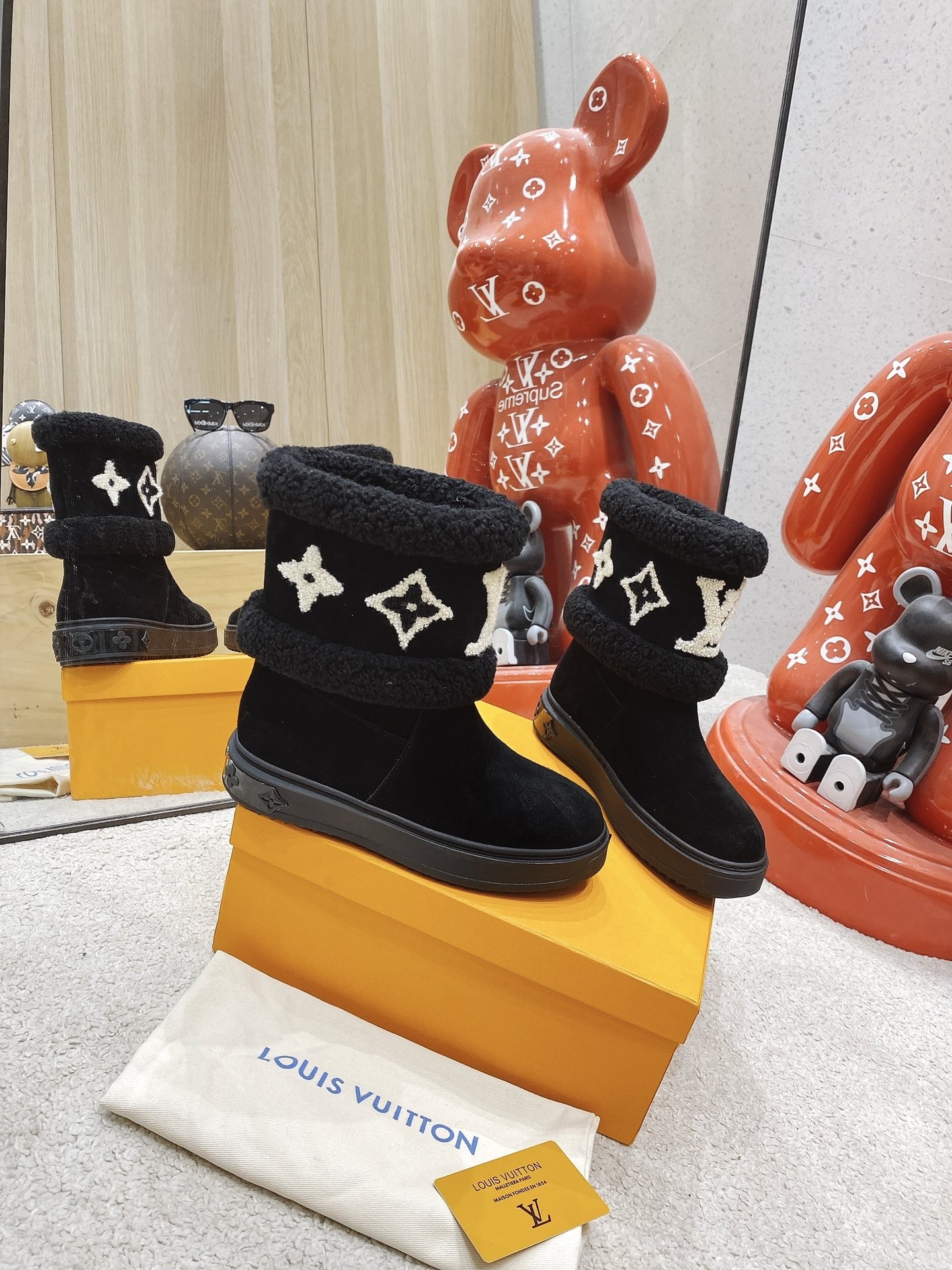 Louis Vuitton LV  Shearling Suede Snow Boots - KAIROO