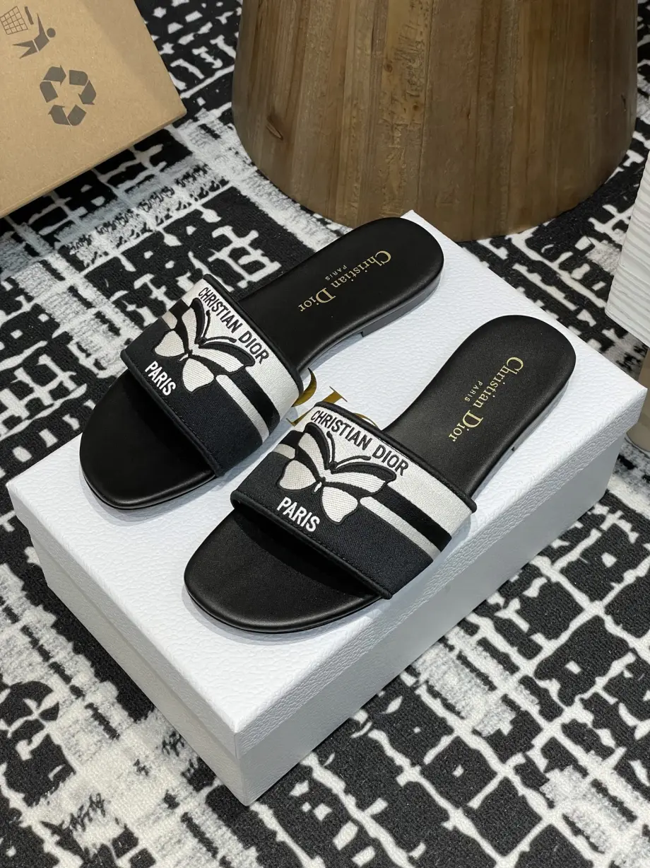 Dior Dway Black and White Oblique Jacquard Slide Sandal Collection - KAIROO