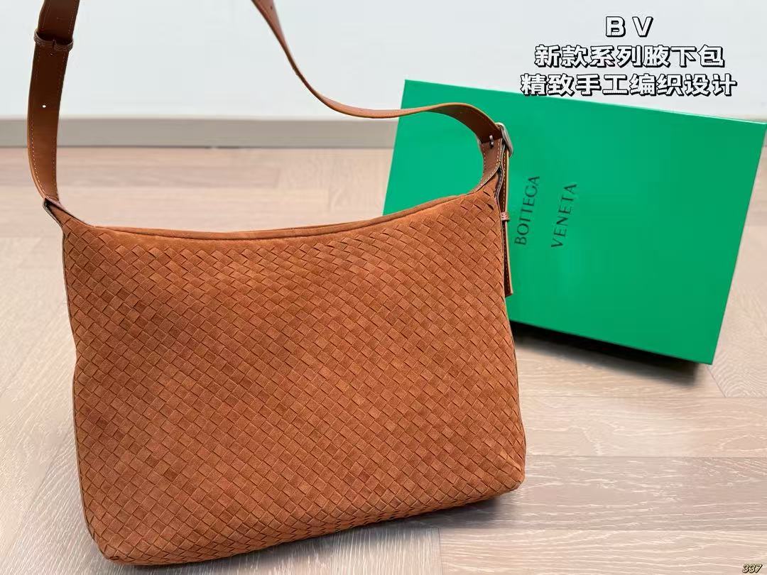 Bottega Veneta Intrecciato Hobo Bag - KAIROO