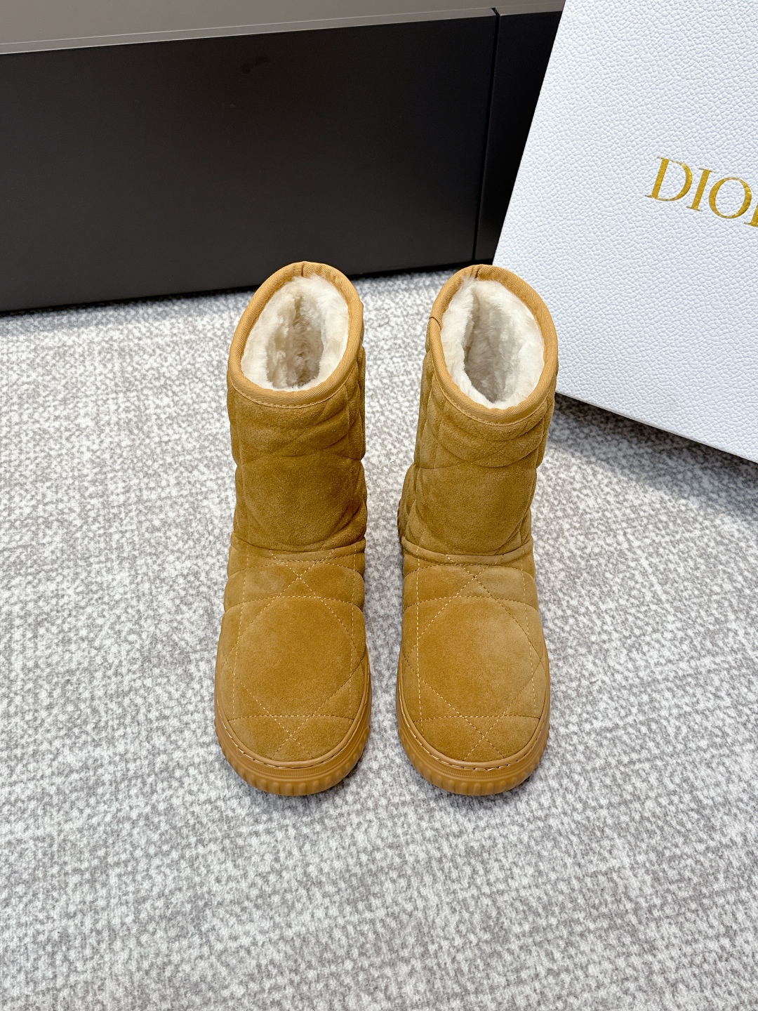 Dior Mid-Calf Camel Suede Shearling-Lined Snow Boots - KAIROO
