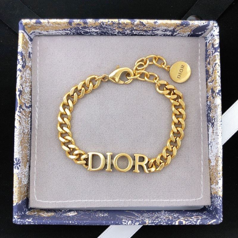 Dior Danseuse Étoile Curb Link Signature Bracelet - KAIROO