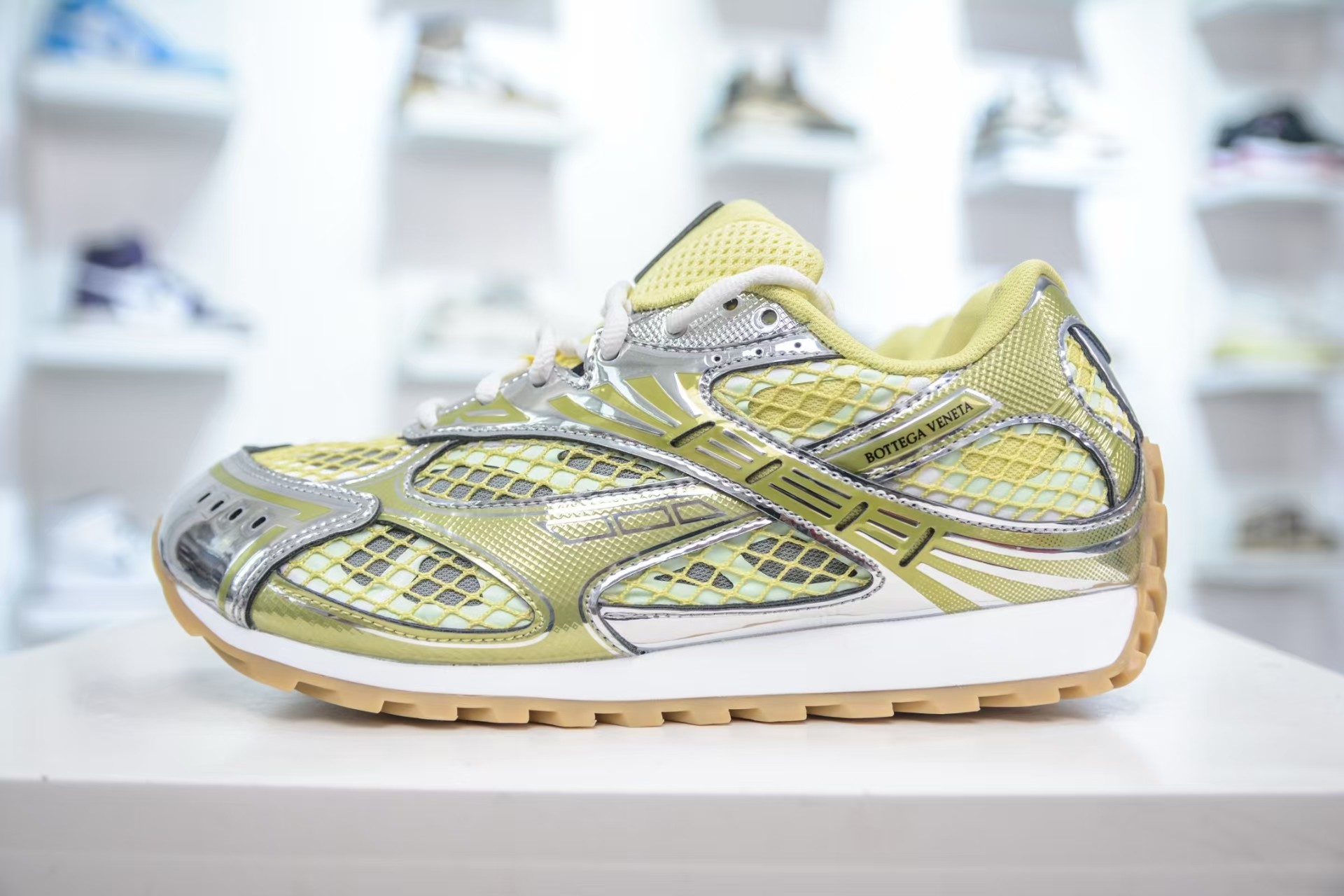 Bottega Veneta Orbit Sneakers - KAIROO