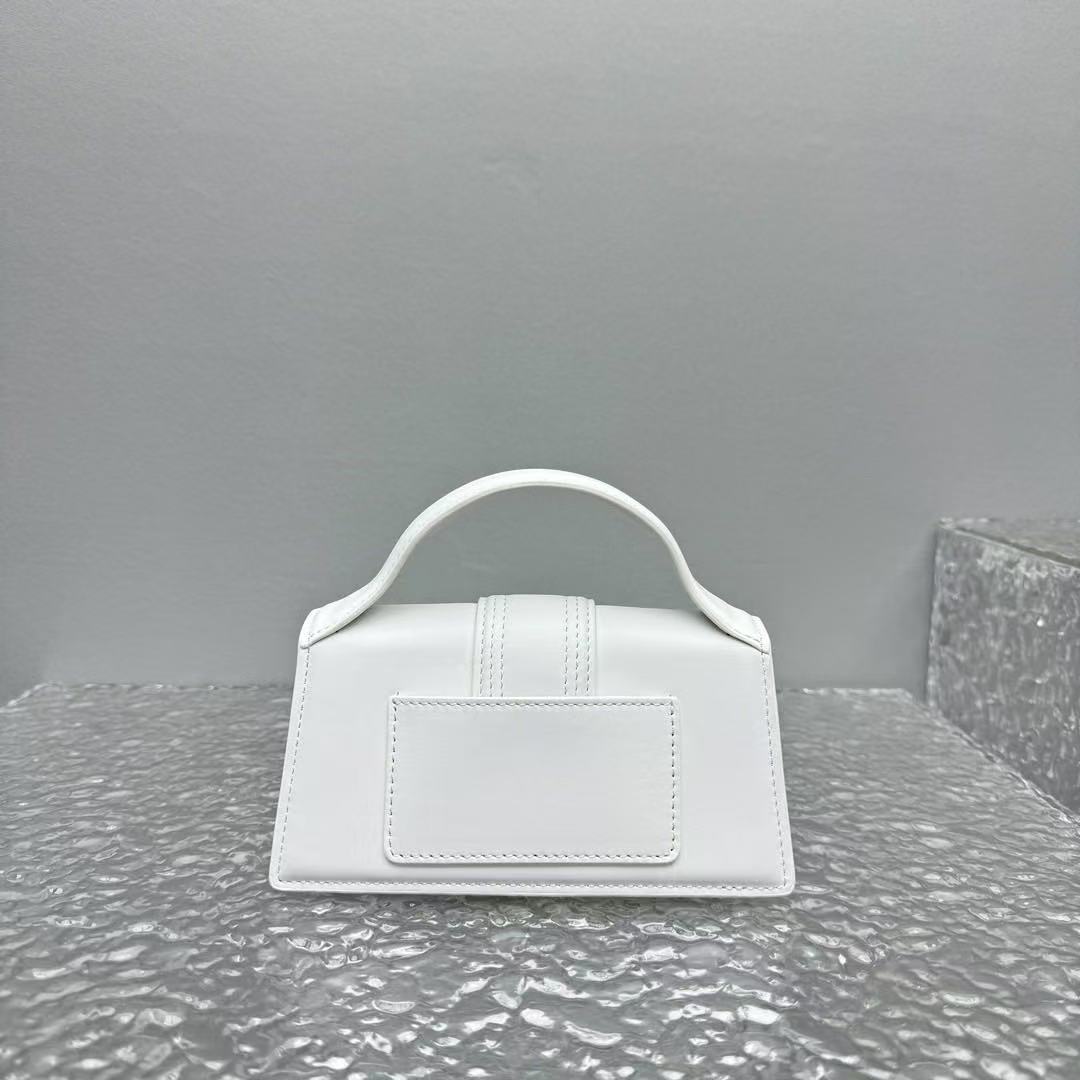 Jacquemus Le Bambino Petit Leather Shoulder Bag in White - KAIROO