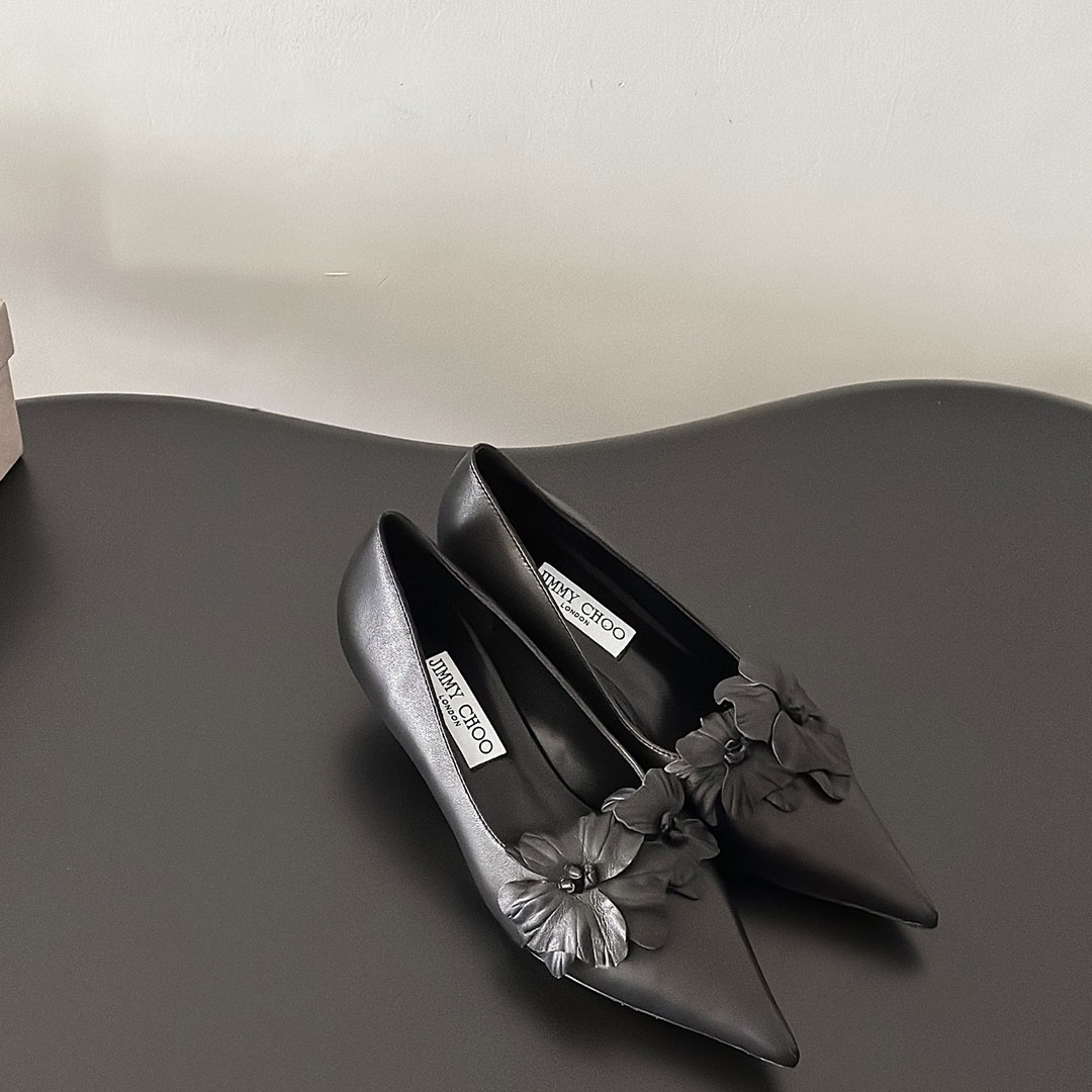Jimmy Choo Amel 3D Flower Pumps - KAIROO