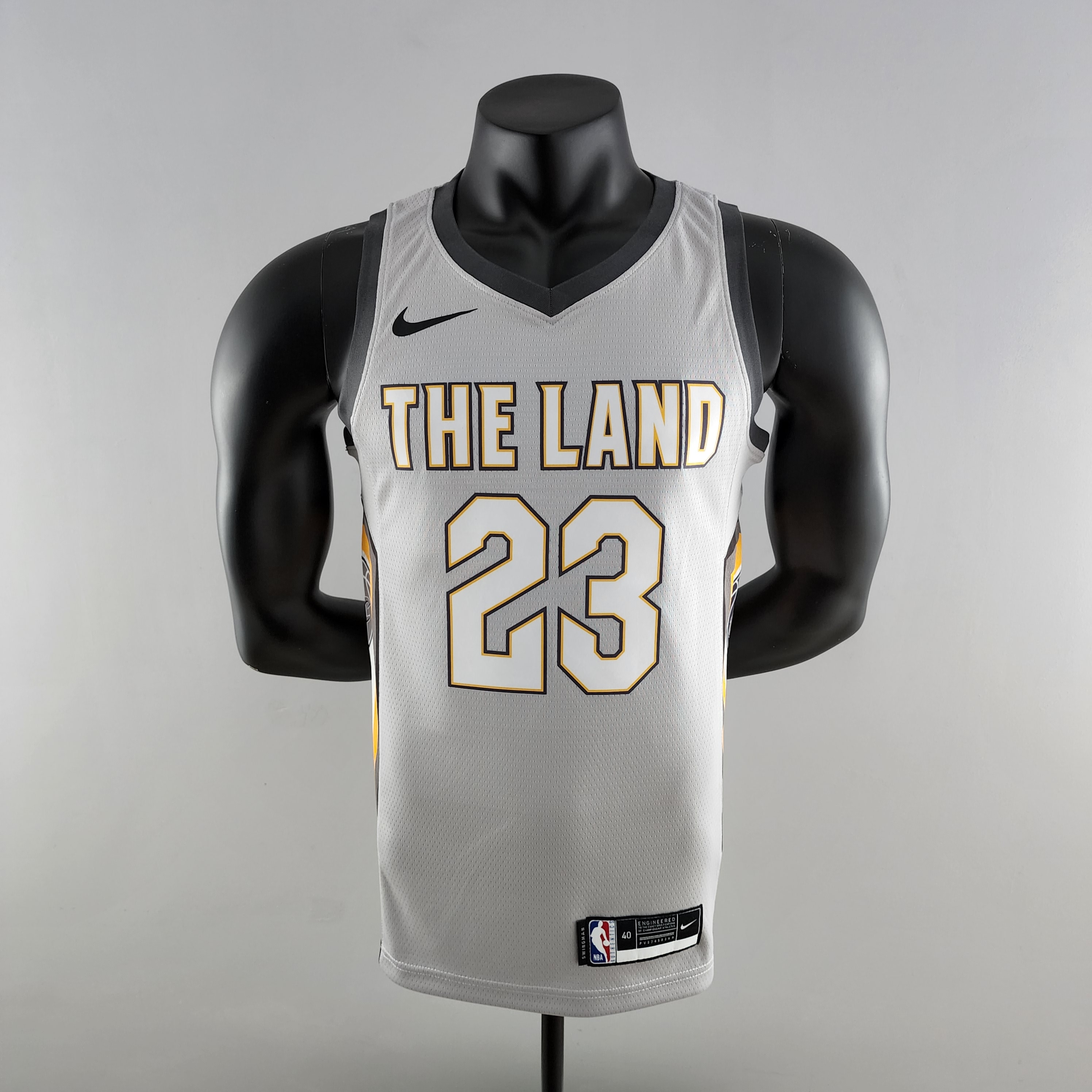 LeBron James Cleveland Cavaliers Grey Swingman Jersey 2018